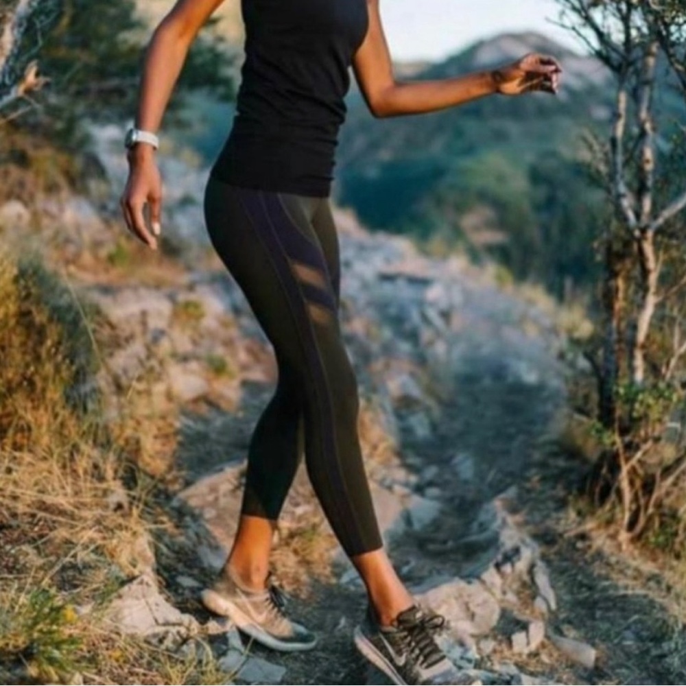 ZYIA Active Dark Olive Mesh Luxe 7/8 Leggings Size 2